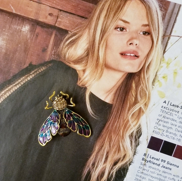 NEW 18K Gold Rhinestone Cicada Brooch - Picture 7 of 15